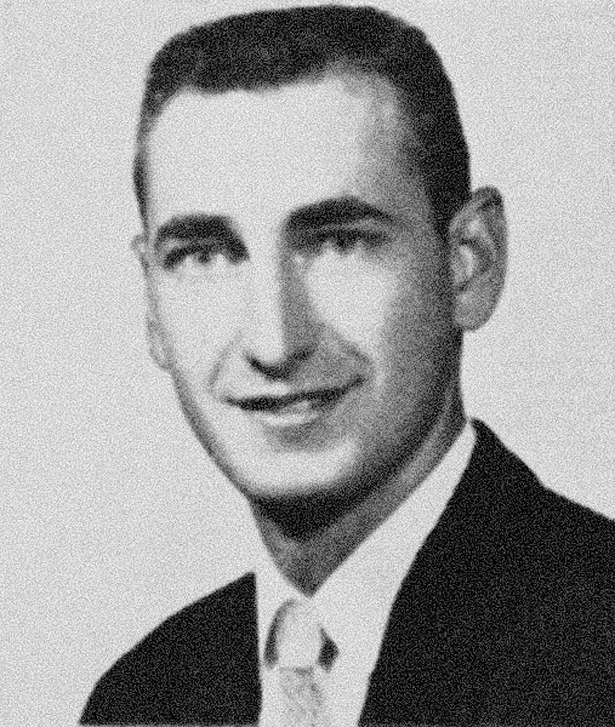 B.D. 欧文斯, 照片中的他是威尼斯人在线的学生, 1959年毕业于该机构，是第一位领导该机构的校友.