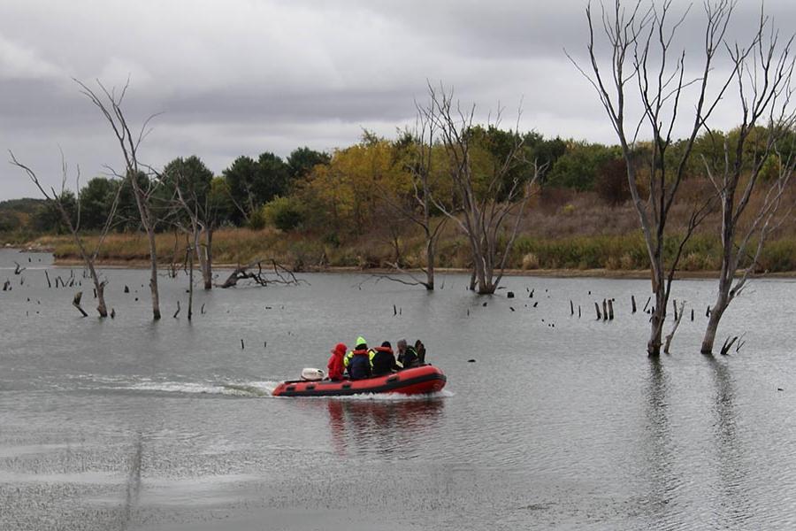 在“密苏里希望”期间的其他任务中，团队面临的挑战是在莫辛哥湖进行水上救援. (提交的图)